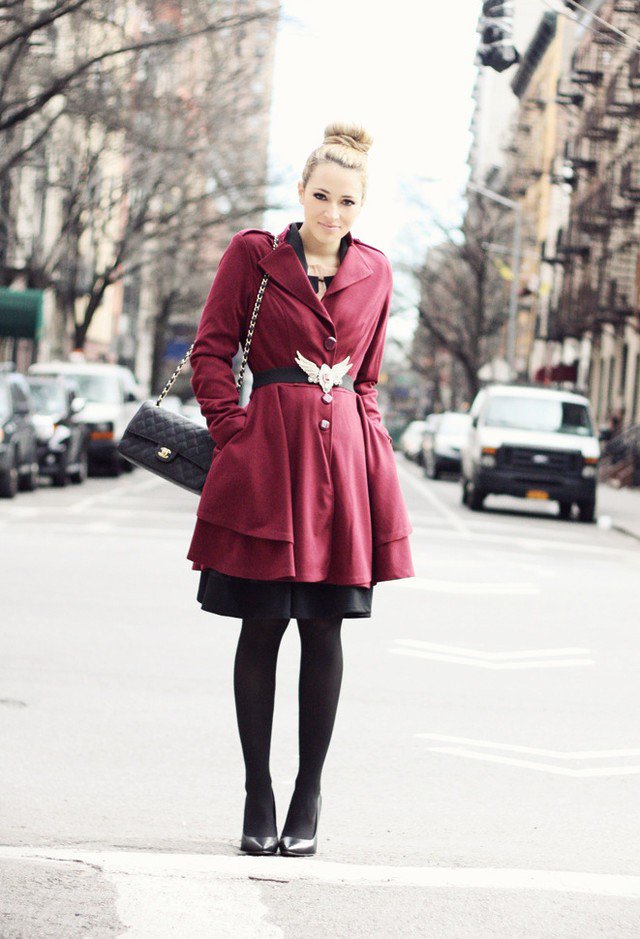 Pretty Maroon and Black Outfit Idea