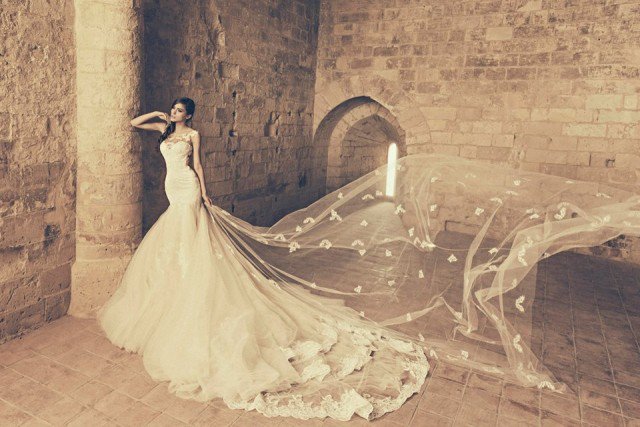 Romantic Wedding Gown by Julia Kontogruni