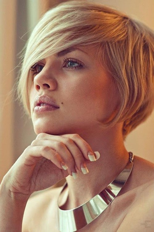 Short-Bob-Hairstyles-with-Bangs-for-Round-Faces