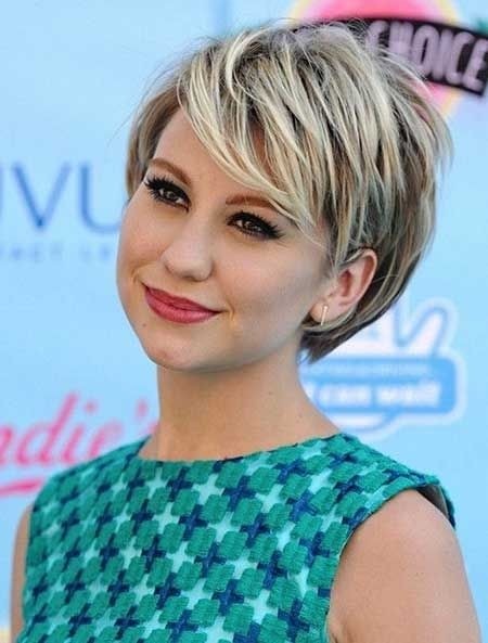 2015 Fashionable Short Hairstyle