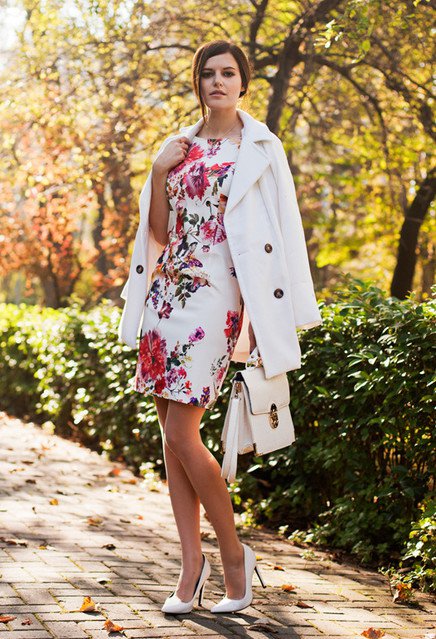 20 Fabulous Floral Dress Outfit Ideas for Summer - Styles Weekly