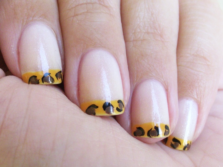 Animal print nails 