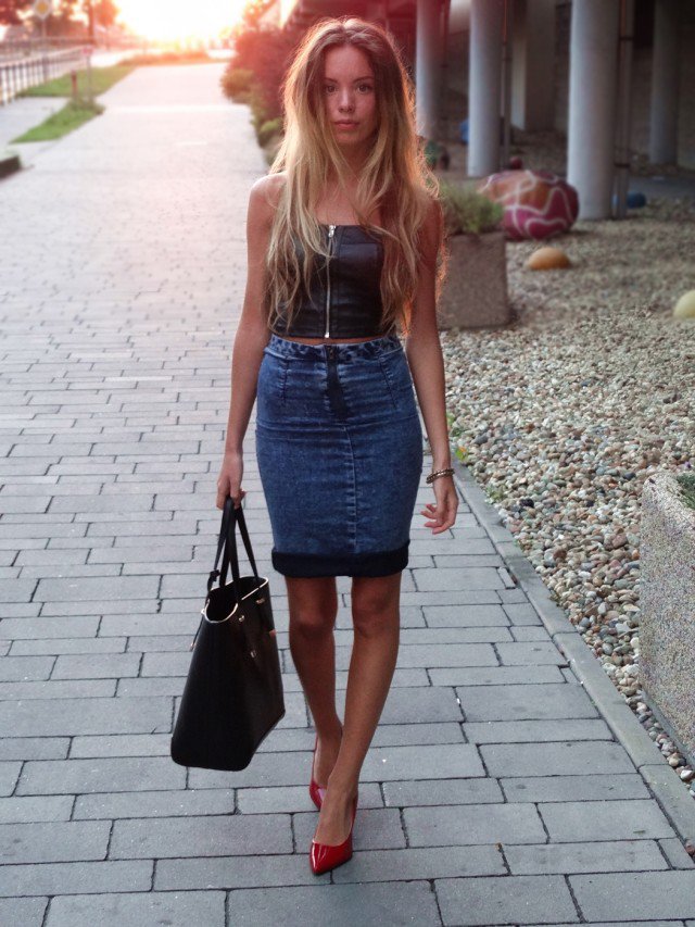 Effortless Denim Skirt Outfit Idea for Summer