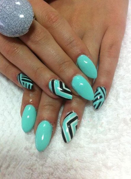 Mint Nail Design with Geometric Lines