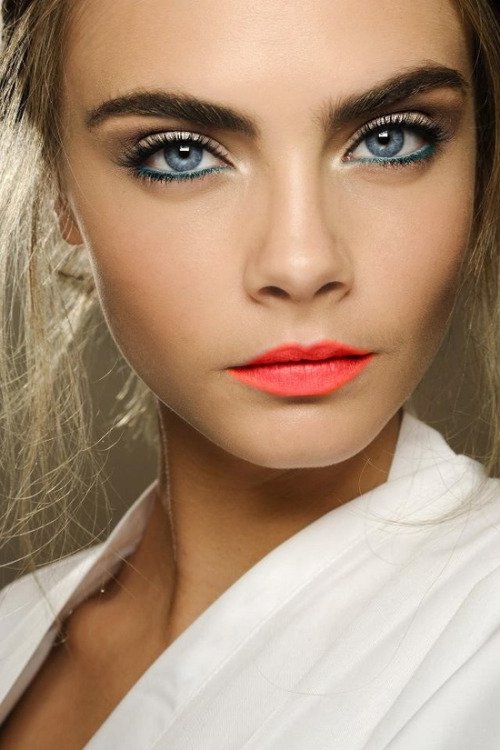 Tangerine Lipstick Makeup Look