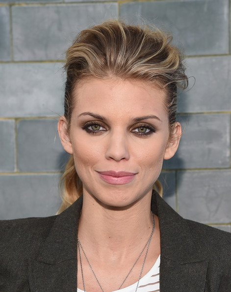 AnnaLynne McCord's Ponytail with A Teased Crown