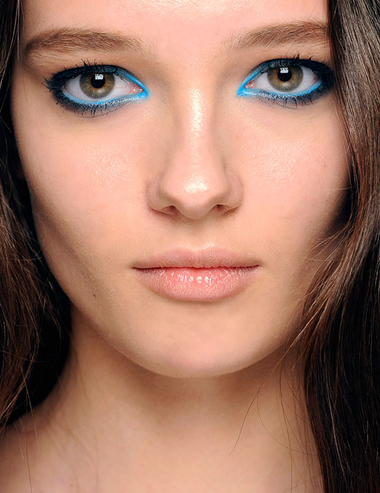 Aqua eyeliner