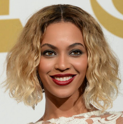 Beyonce with a curly Bob