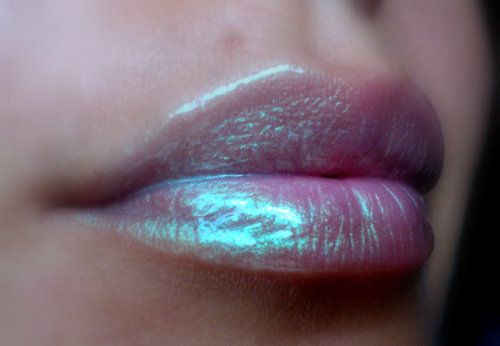 Create iridescent lips