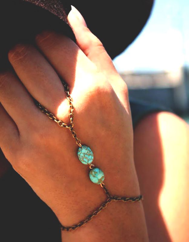 Hand chain bracelet