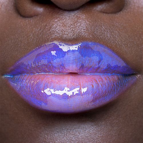 Iridescent lips