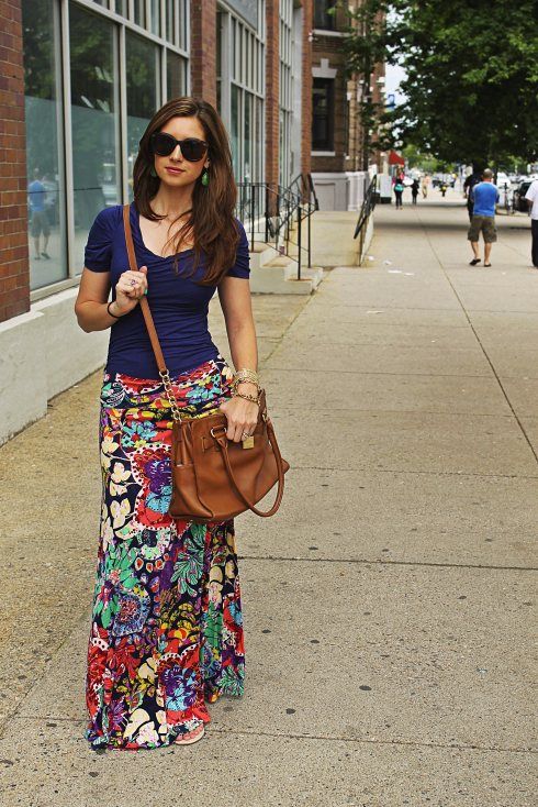 Maxi skirt and T-shirt | Fashion, Maxi skirt outfits, Cute outfits