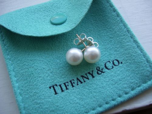 Pearl studs