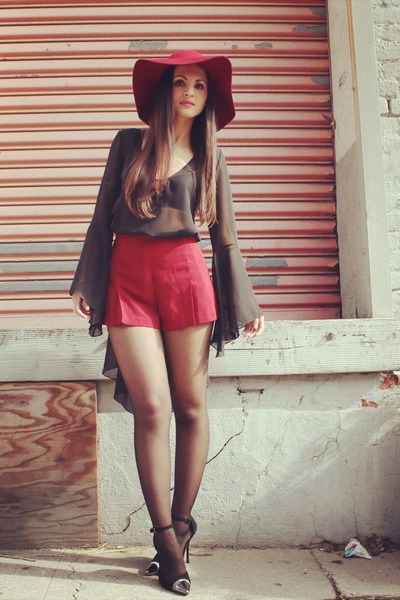 Red floppy hat