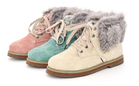 Fur-trimmed booties