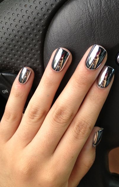 Metallic silver manicure