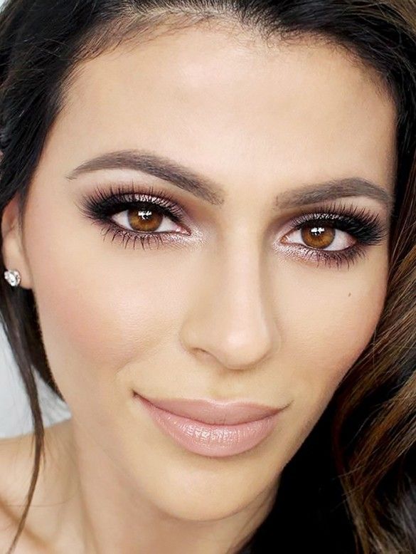 Neutral Smoky Makeup