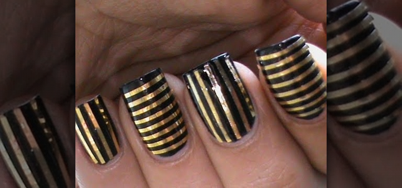 Striped manicure