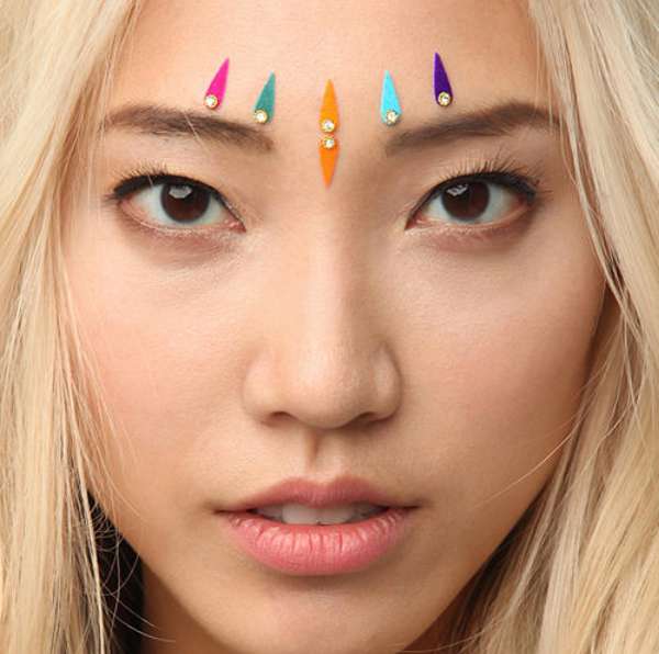 20 Eye-Catching Face Embellishments