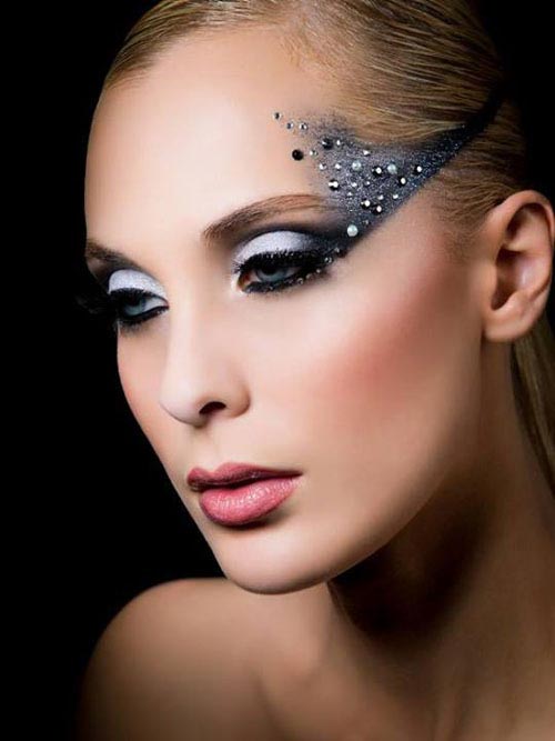 20 Eye-Catching Face Embellishments
