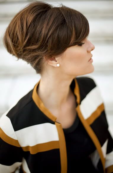 20 Feminine Ways to Wear the French Twist This Fall