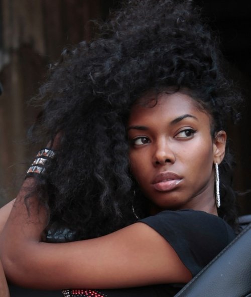 21 Glorious Big and Curly Natural Hairstyles