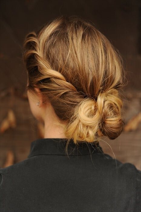 22 Fashionable Ways to Wear a Bun This Fall Season