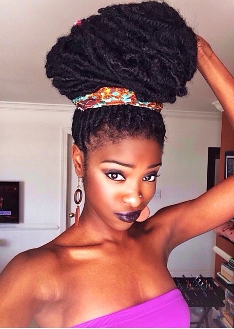 22 Fashionable Ways to Wear a Bun This Fall Season