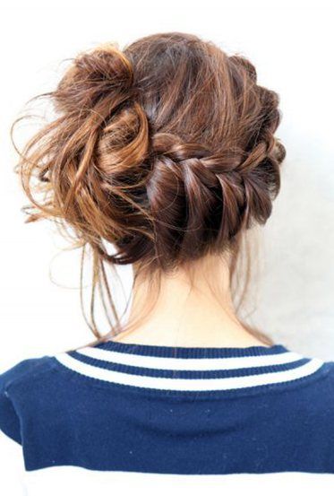 22 Fashionable Ways to Wear a Bun This Fall Season