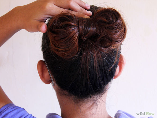 22 Fashionable Ways to Wear a Bun This Fall Season