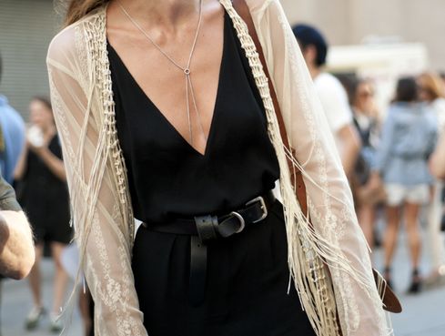 22 Sexy Plunging Neckline Looks for This Fall/Winter