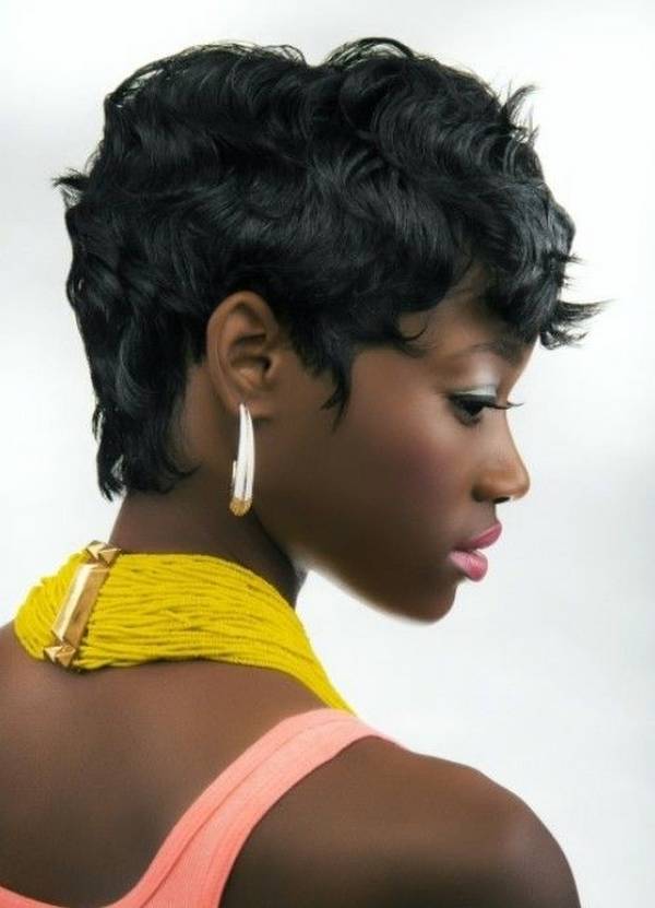 27 Summer Hairstyles for Short Hair That Are Chic and Easy  Who What Wear  UK