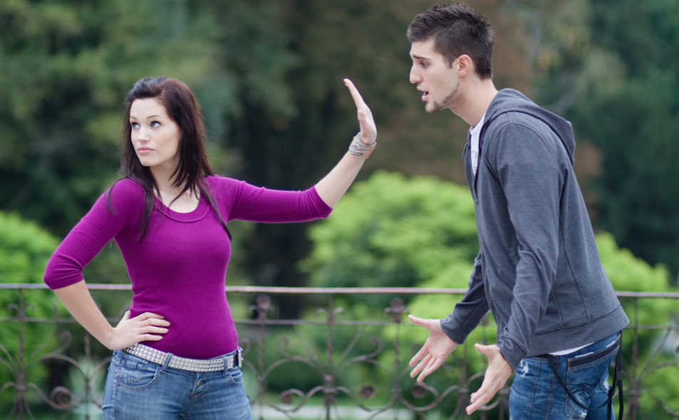 15 Signs He's Seeing Someone Else