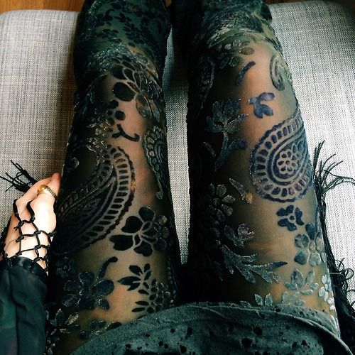 21 Fashionable Fall Paisley Looks