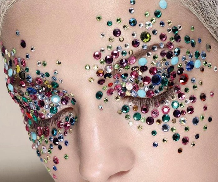 22 Fabulous Ways to Make Glitter Work This Holiday Season
