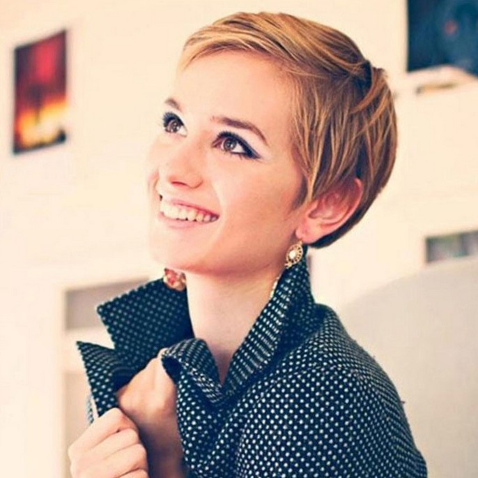 Feminine Pixie Cuts For Round Faces