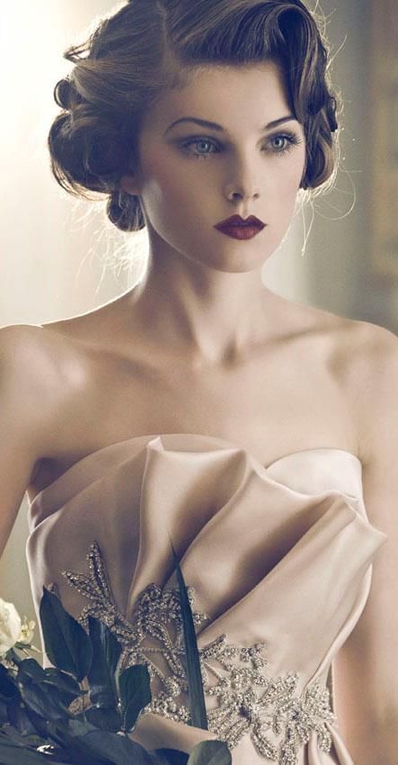 Glorious Vintage Updo Hairstyle