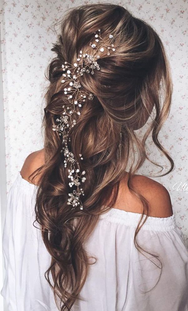 Beautiful Bridal Hairstyle with Accessary