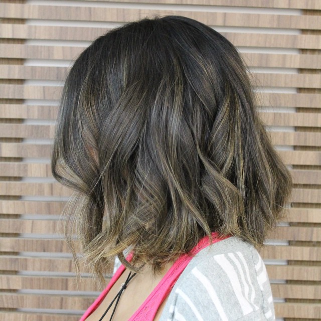 medium legnth messy bob haircut for thick hair