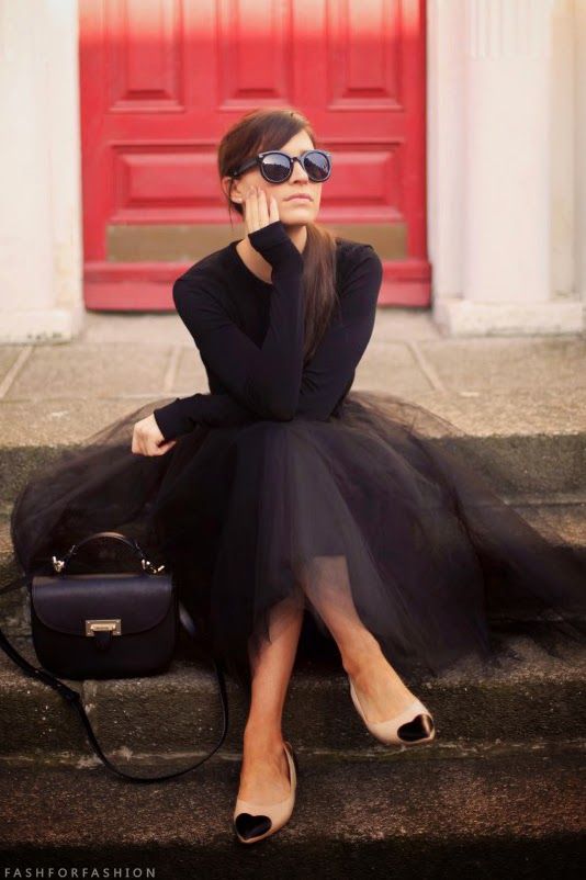 Chic Black Dress for New Year's Eve