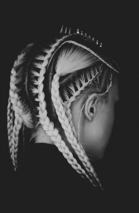 Fabulous Corn Row Hairstyle for Women