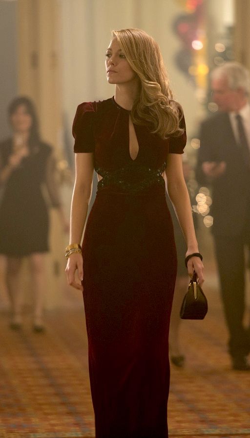 Sophisticated Velvet Dresses for New Year's Eve