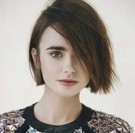 Stunning Side-Parted Short Haircut for Teenagers