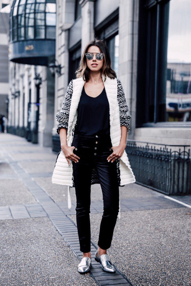 20 Chic Velvet Outfit Ideas for Women - Styles Weekly