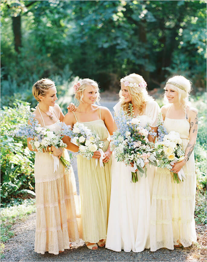 bridesmaids in cream colored dresses