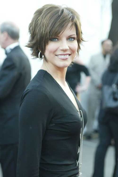 16 Fashionable Short Hairstyles for Mature Women