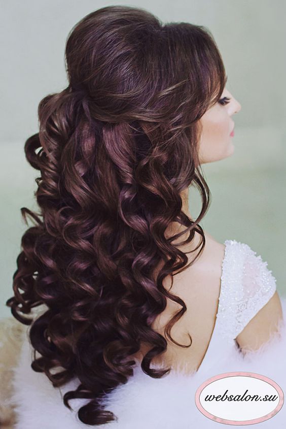 Retro-Chic Curly Hairstyle for Wedding