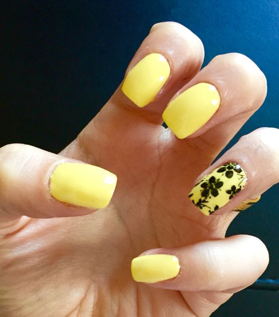 17 Trendy Yellow Nail Art for Summer Styles Weekly