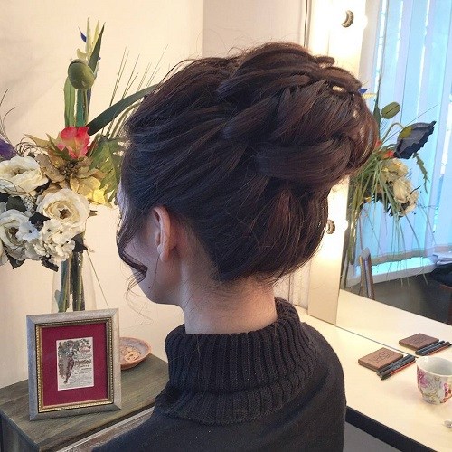 Chic Top Buns for Summer - Bun Updos