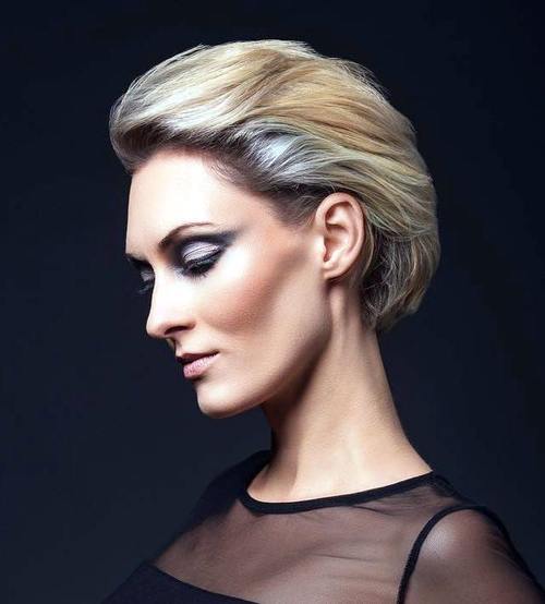 Ideas to Have Sliver and White Highlighted Hair Looks